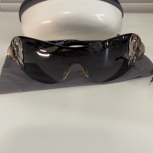 Versus - Versace Group Sunglasses - Picture 10 of 13